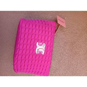 Duo Juicy Couture Fushia Makup Bag and Toiletrie Bottle